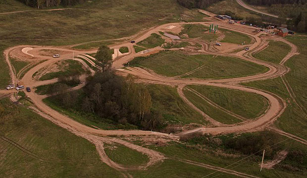 Центр обучения внедорожному вождению Land Rover Experience