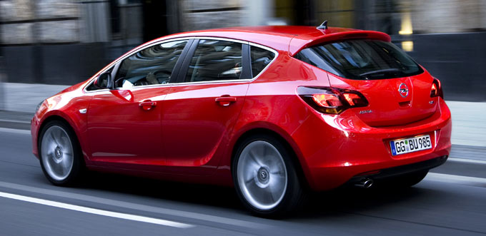 Новый Opel Astra хетчбэк - начало продаж в России. Комплектации и цены.
