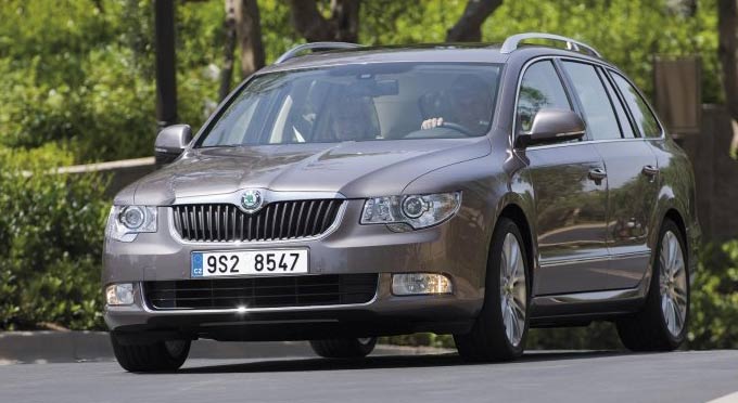 skoda_superb_combi_1_911.jpg